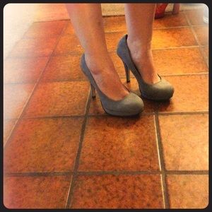 Madden girl grey pumps
