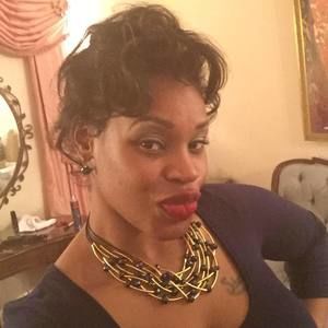 Meet your Posher, Lola