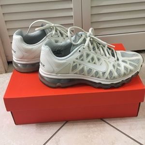 Nike Air Max 2011 white