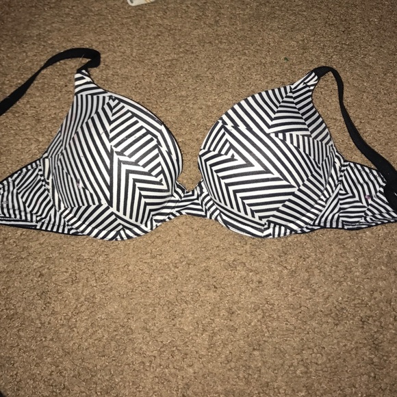 Victoria's Secret bra! 32 C - Picture 1 of 1