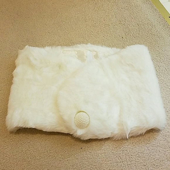 🎊1 LEFT!🎉White fluffy warm scarf wedding evening