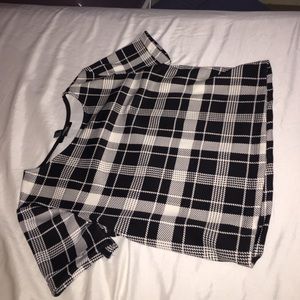 black and white crop top