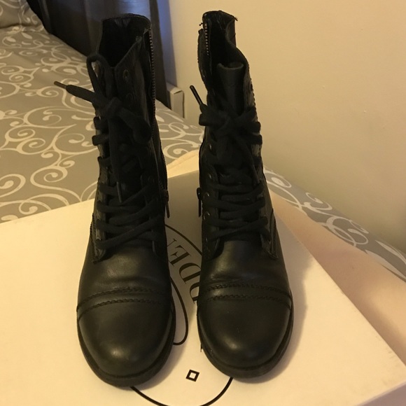 Steve Madden troopas