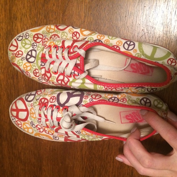 Peace vans - Picture 2 of 3