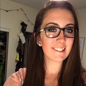 Meet your Posher, Brooke