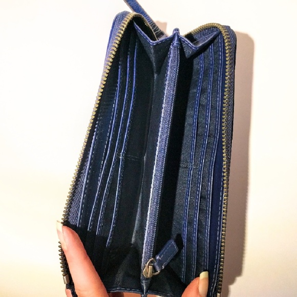 SOLD ON M 🏷️ - Picture 3 of 3