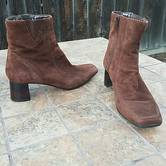 Nine West WNHOWIROLL suede zip Ankle boot