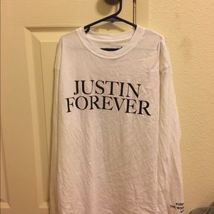 Cute Justin Bieber long sleeve tour merch!
