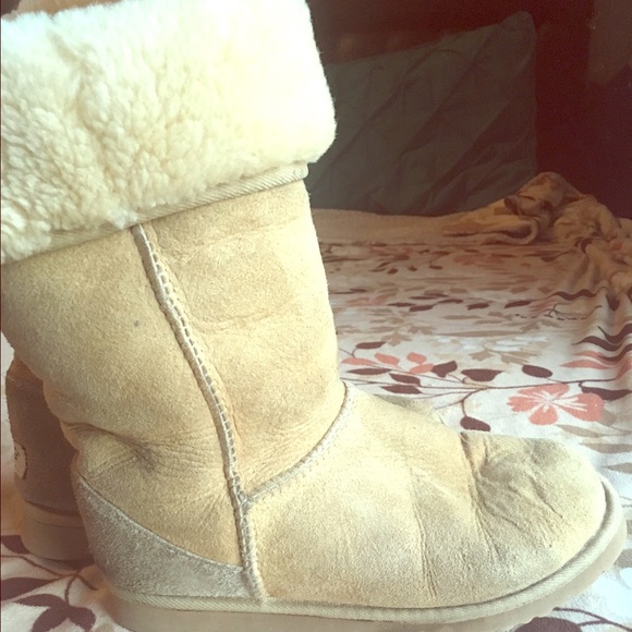 Authentic fur beige uggs Australia size 7