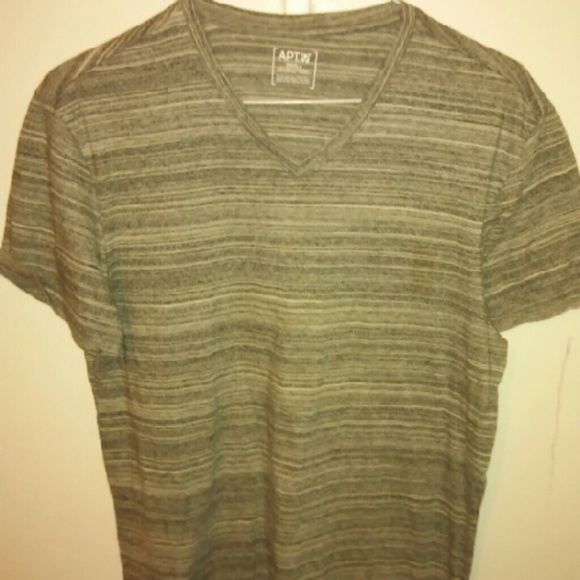 Apt. 9 V neck short sleeve shirt