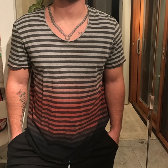 Men's Guess t-shirt