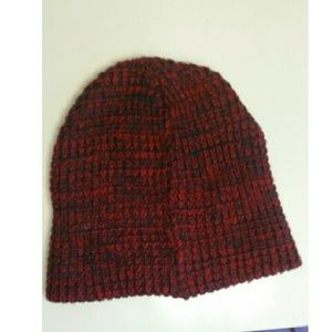 RED SOFT KNIT BEANIE