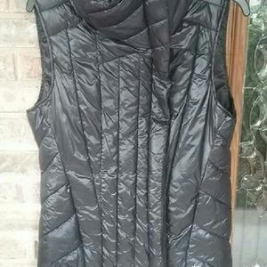 ASSYMETRICAL ZIPPER VEST