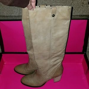Vince Camuto  boots size 7.5