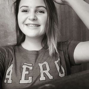 Meet your Posher, Makayla