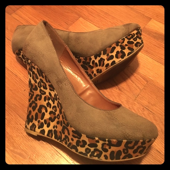 💥SOLD💥Wedges