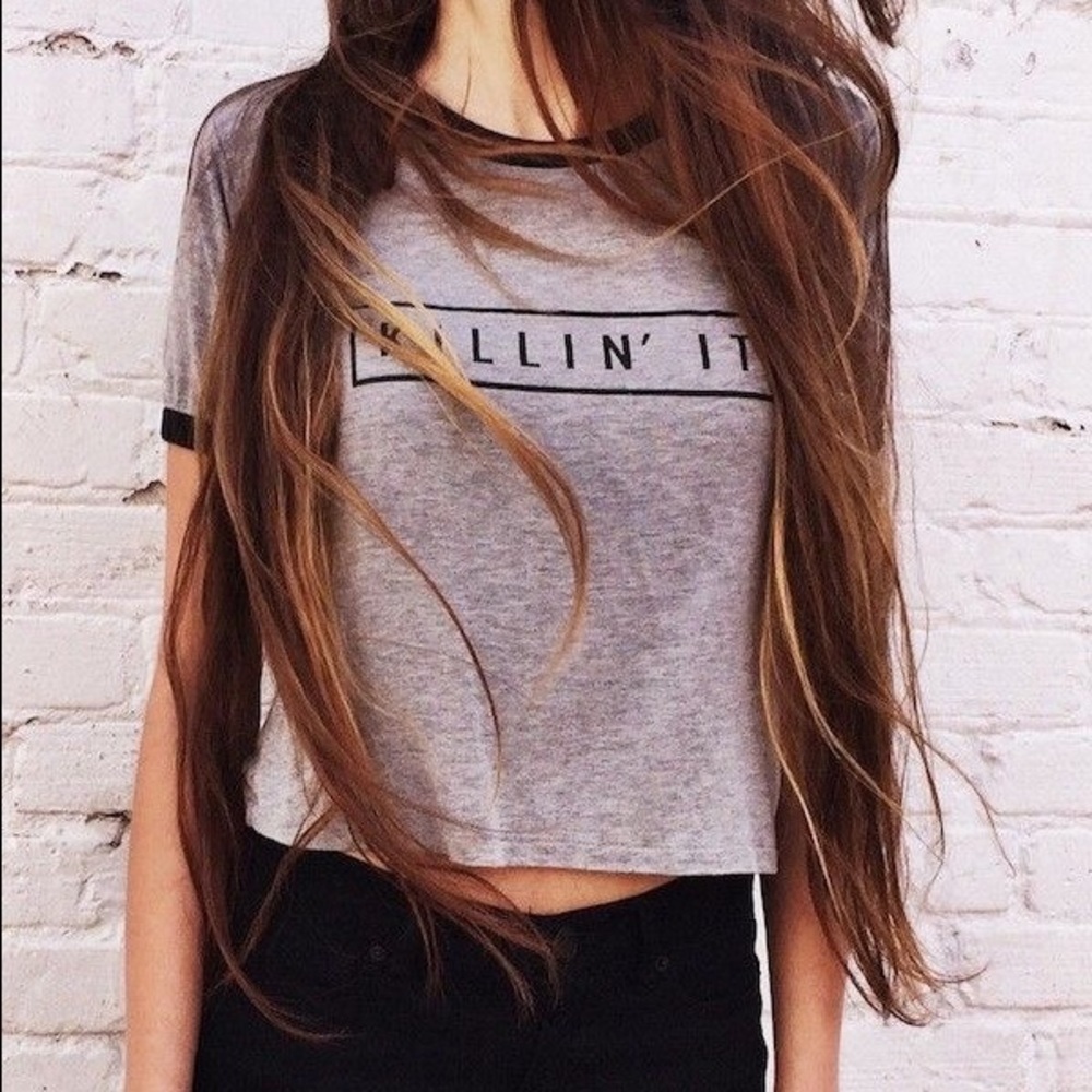 Killin tee brandy melville--- MAKE AN  OFFER