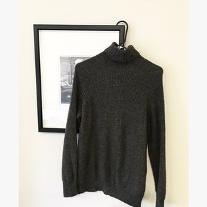 UO men's Dark brown lambs wool turtleneck sweater