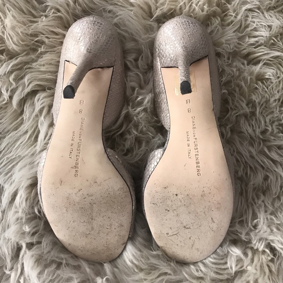 DVF d'Orsay Pumps - Picture 4 of 4