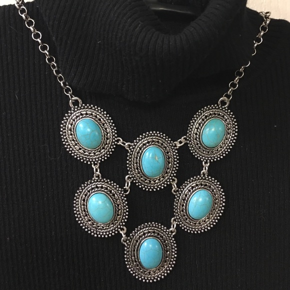Jewelry - Statement Necklace Silver tone & Turquoise LOOK