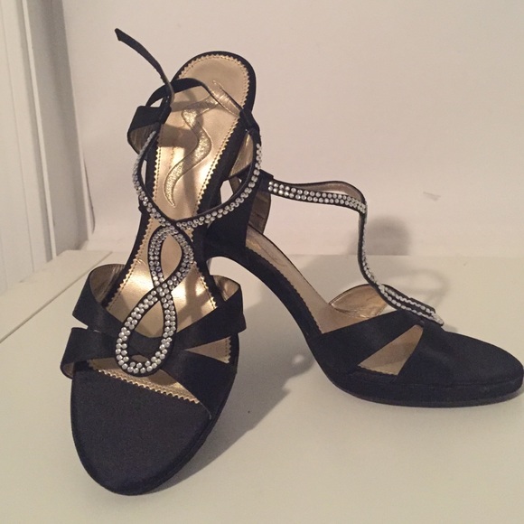 Nina Shoes - DONATING IN 6 HRS
