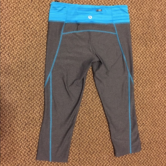 Xersion Capri workout leggings - Picture 2 of 2