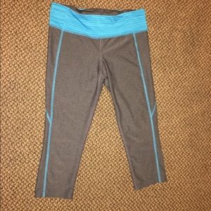 Xersion Capri workout leggings