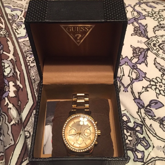 GOLD GUESS WATCH - Picture 2 of 4