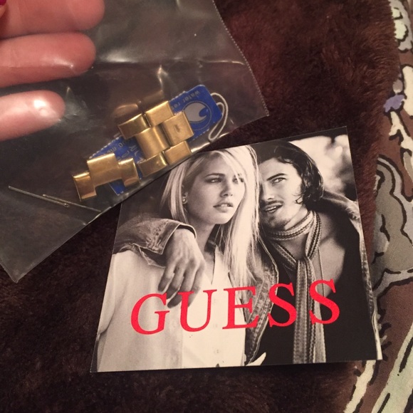 GOLD GUESS WATCH - Picture 3 of 4