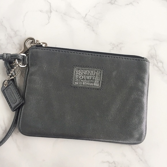 Coach Wristlet (Silver)