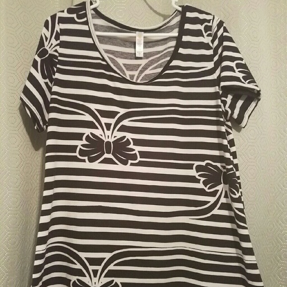 Perfect T LuLaRoe Large