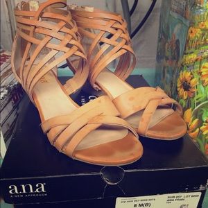 Women's size 8 A.n.a Sandal