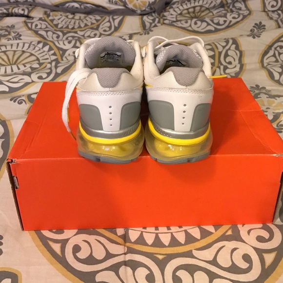 Nike Youth size 5 - Picture 3 of 4