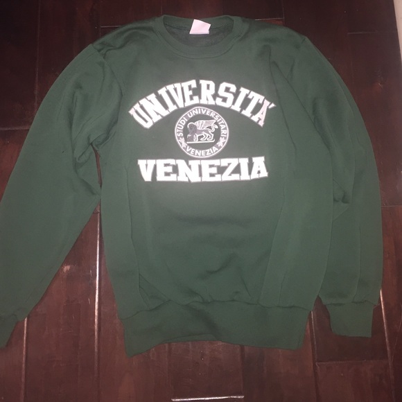 University of Venezuela crewneck sweatshirt