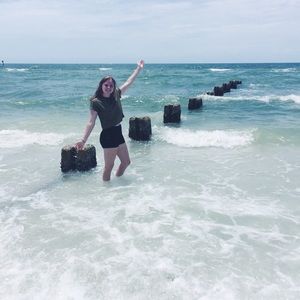 Meet your Posher, Ila