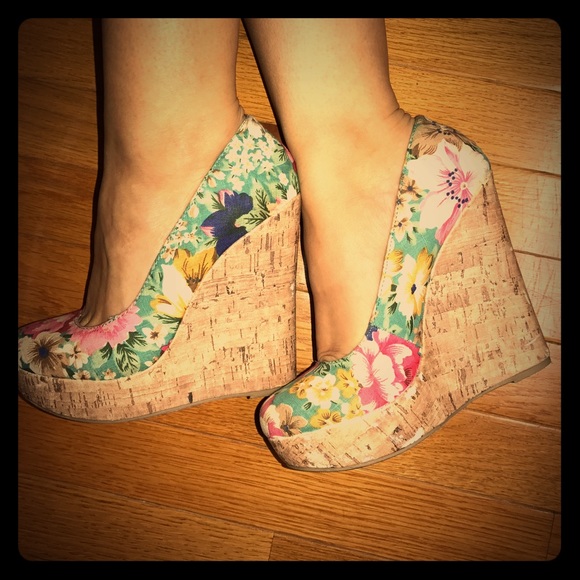 Cork wedges
