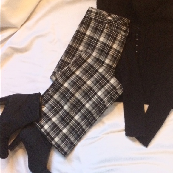 🎉On trend PLAID🎉 wool pants