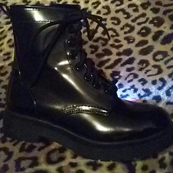 mossimo black combat boots