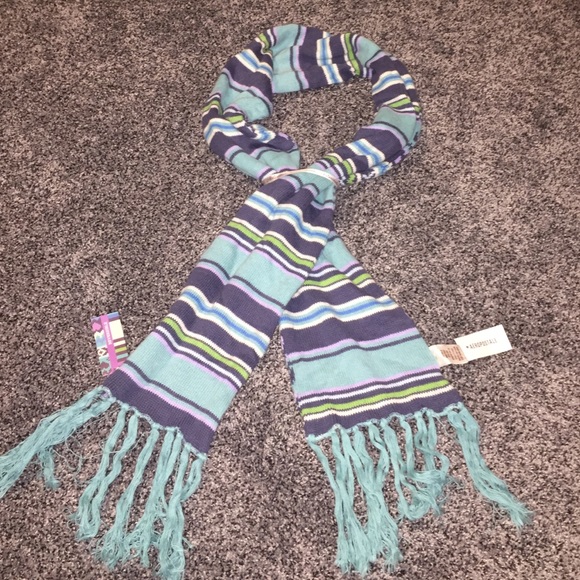 Brand NWT Reversible Aeropostale Scarf - Picture 3 of 4