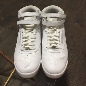 💥must go-Reebok sneakers