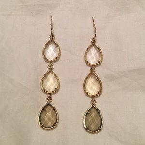 Kendra Scott neutral drop earrings