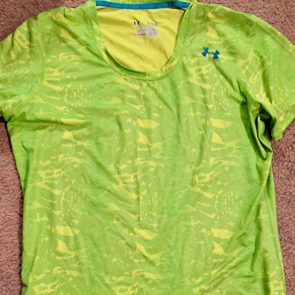 Like New Under Armour SS Top