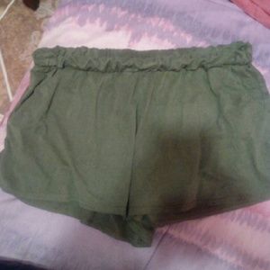 Dark green cute shorts with elastic waisteband