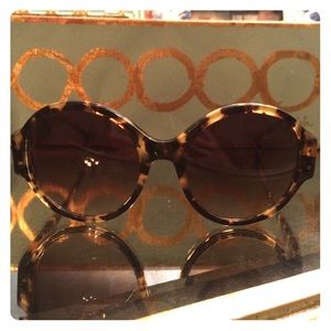 Never worn round tortoise shell sunglasses