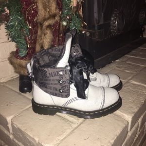 Dr. Martens cracked white "brand new"