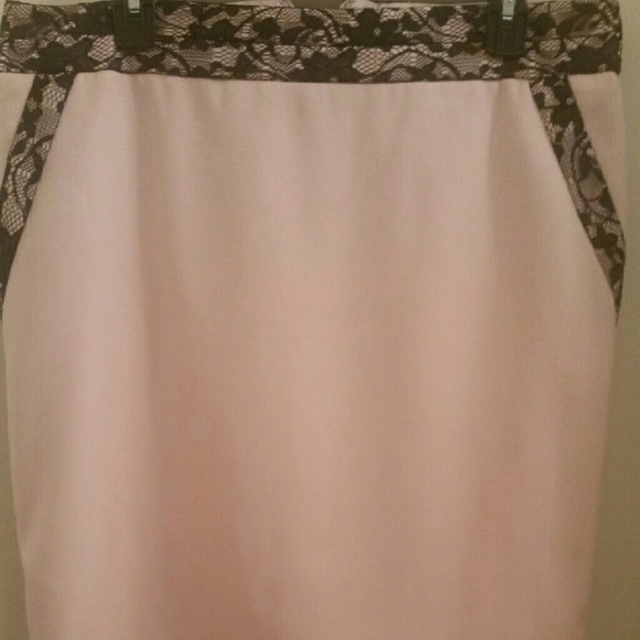 Limited Pencil skirt *NEW*