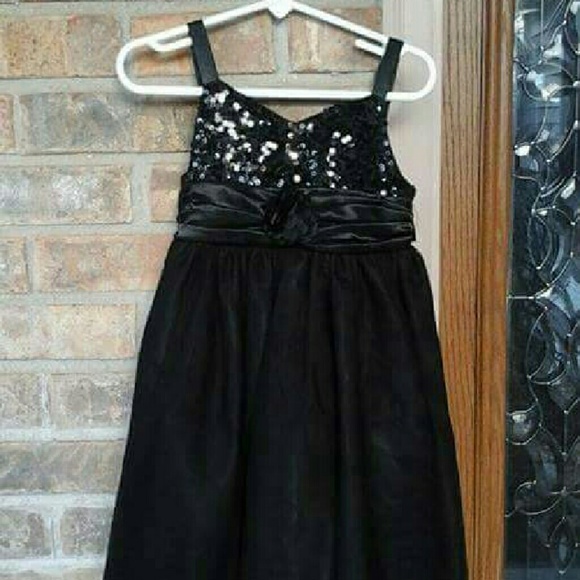 GIRLS DRESS SIZE 4