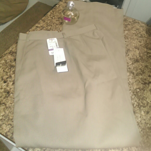Larry Levine Pants - NWOT FULLY LINED Larry Levine Carmel pants
