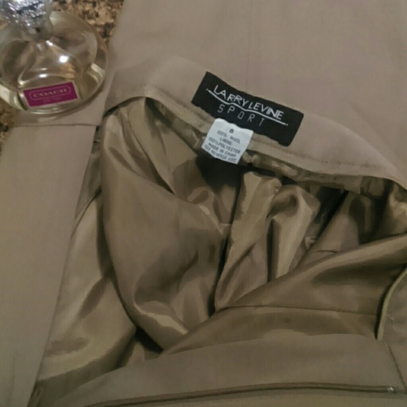 NWOT FULLY LINED Larry Levine Carmel pants - Picture 3 of 3