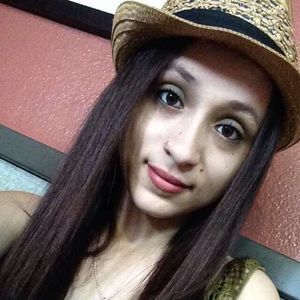 Meet your Posher, Michaela